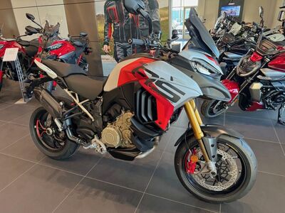 2025 Ducati Multistrada V4 RS