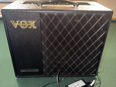 Vox Valvetronix VT40X 40W 1x10 Modeling Guitar Combo Amplifier with Power Supply