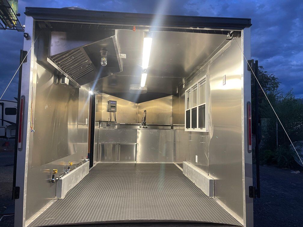 food Trailers and trucks custom