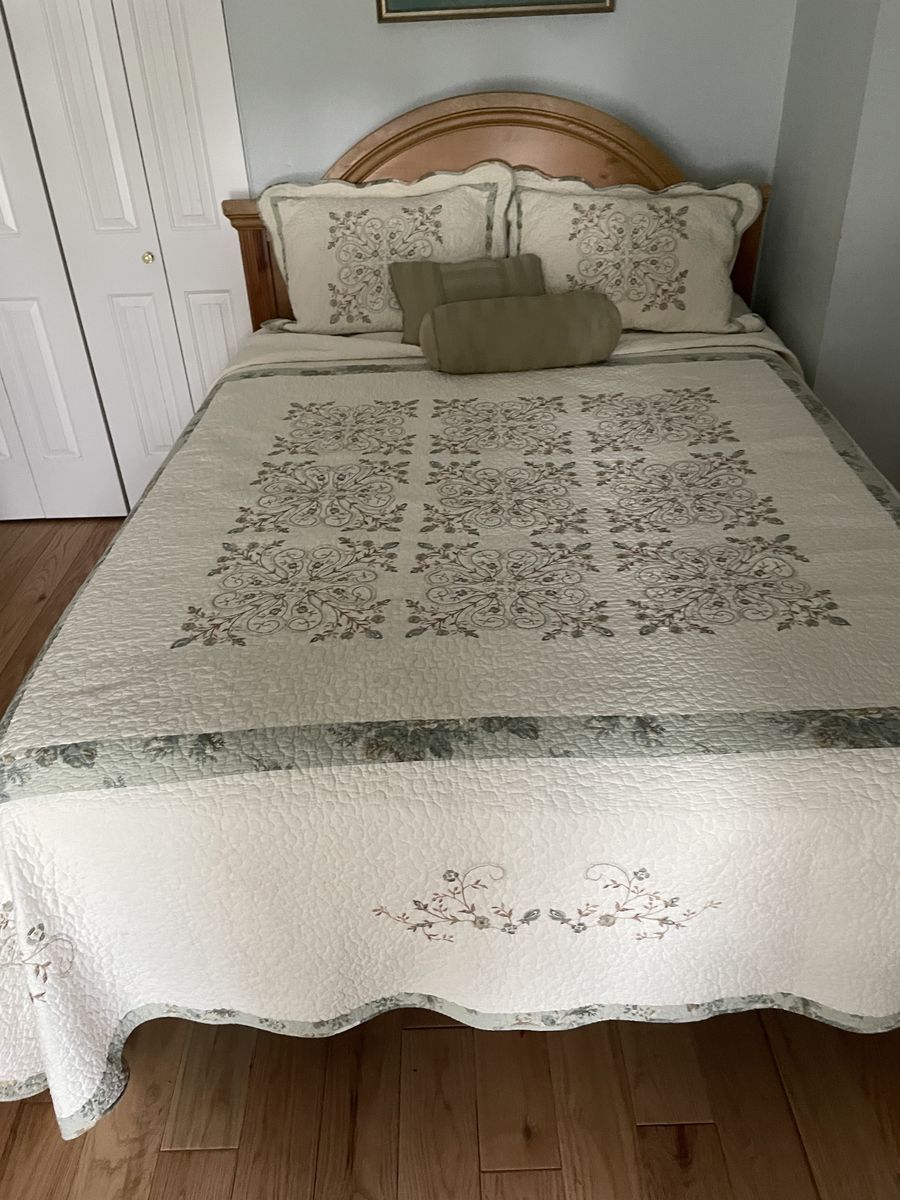 Queen bed frame and mattress 