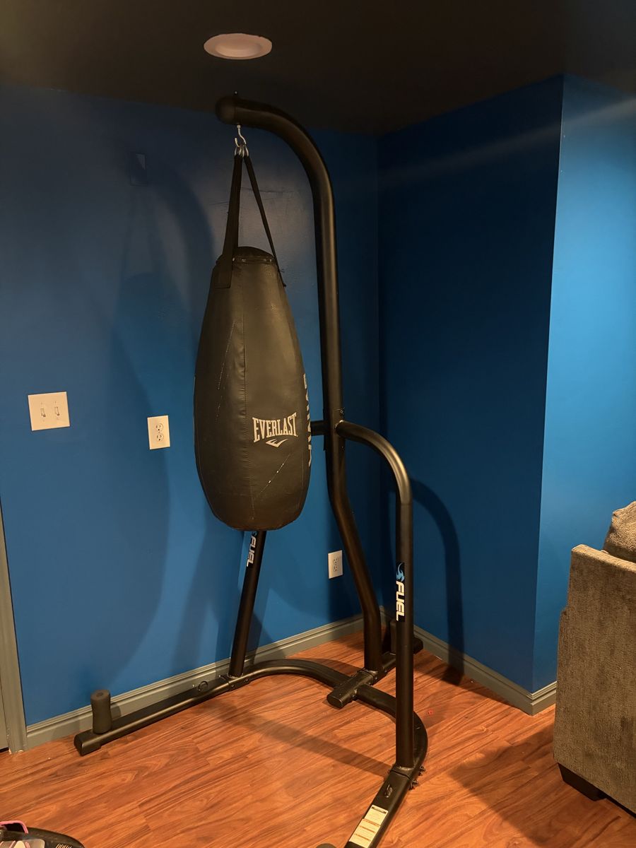 Everlast Heavy Bag with Fuel Boxing Stand - Used, Great Condition
