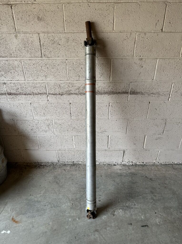 93-98 Lincoln MKVIII Driveshaft