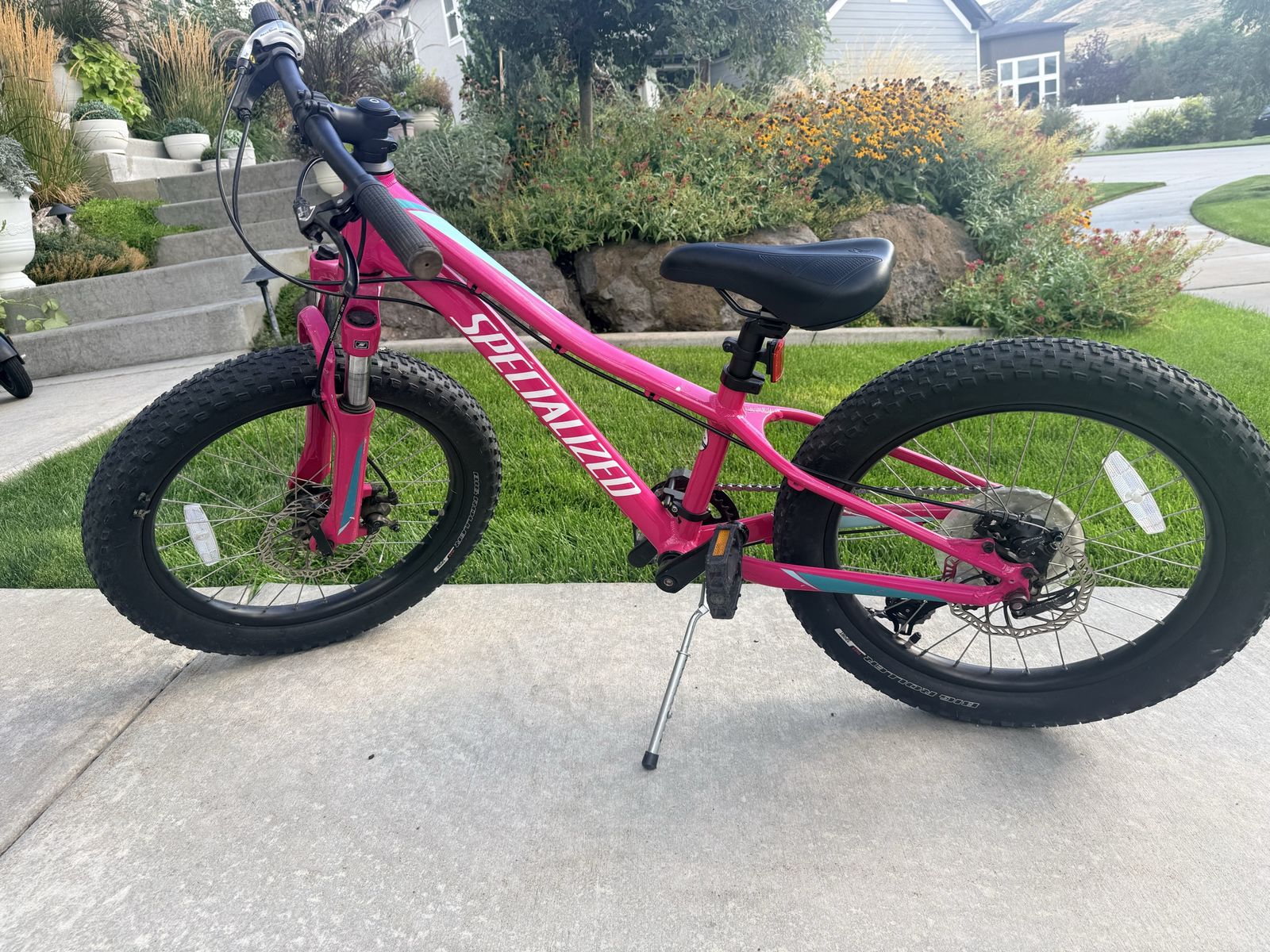 Specialized Kids Mountain Bike Pink Fat Tire Youth Bicycle