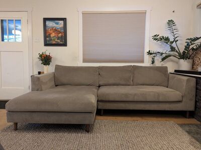 Interior Define Three Seat Sectional Couch with Ch