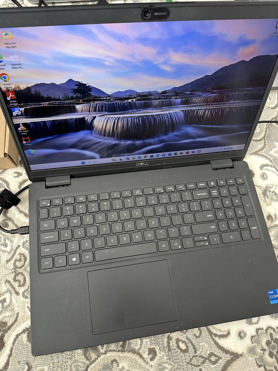 Dell 15.6 inch Laptop i7 Core 11th Gen 16 GB RAM 512 GB SSD