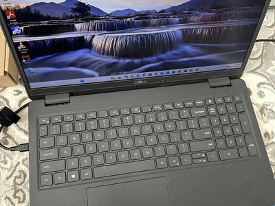 Dell 15.6 inch Laptop i7 Core 11th Gen 16 GB RAM 512 GB SSD