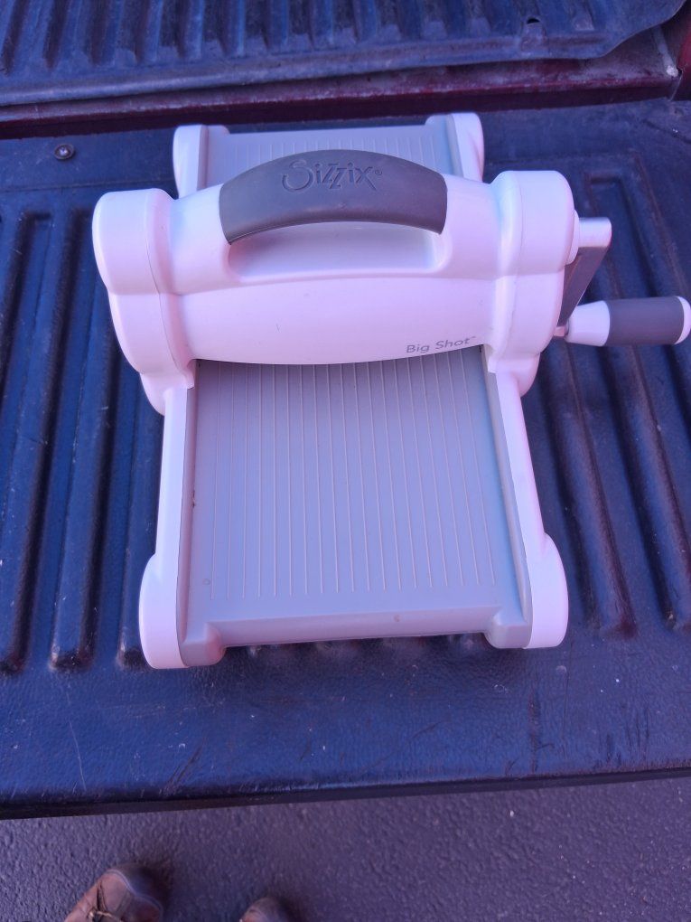 Sizzix Big Shot Manuel 6" Die Like New!
