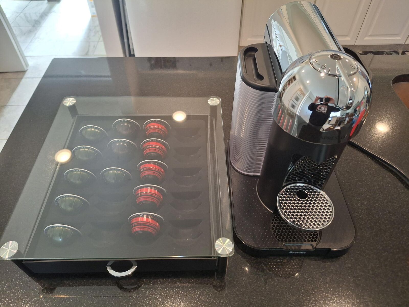 Nespresso Vertuo espresso coffee maker + coffee stand/storage