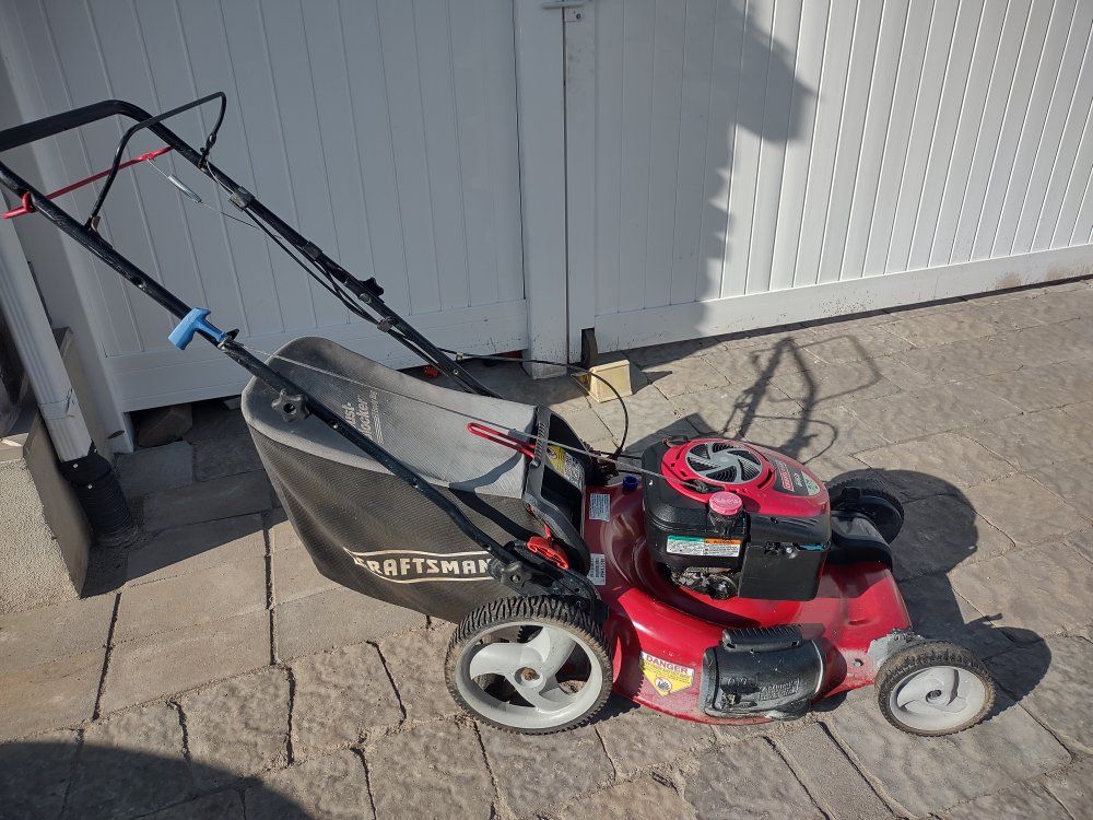 Lawn mower "Craftsman" 6.75 HP self-propelled