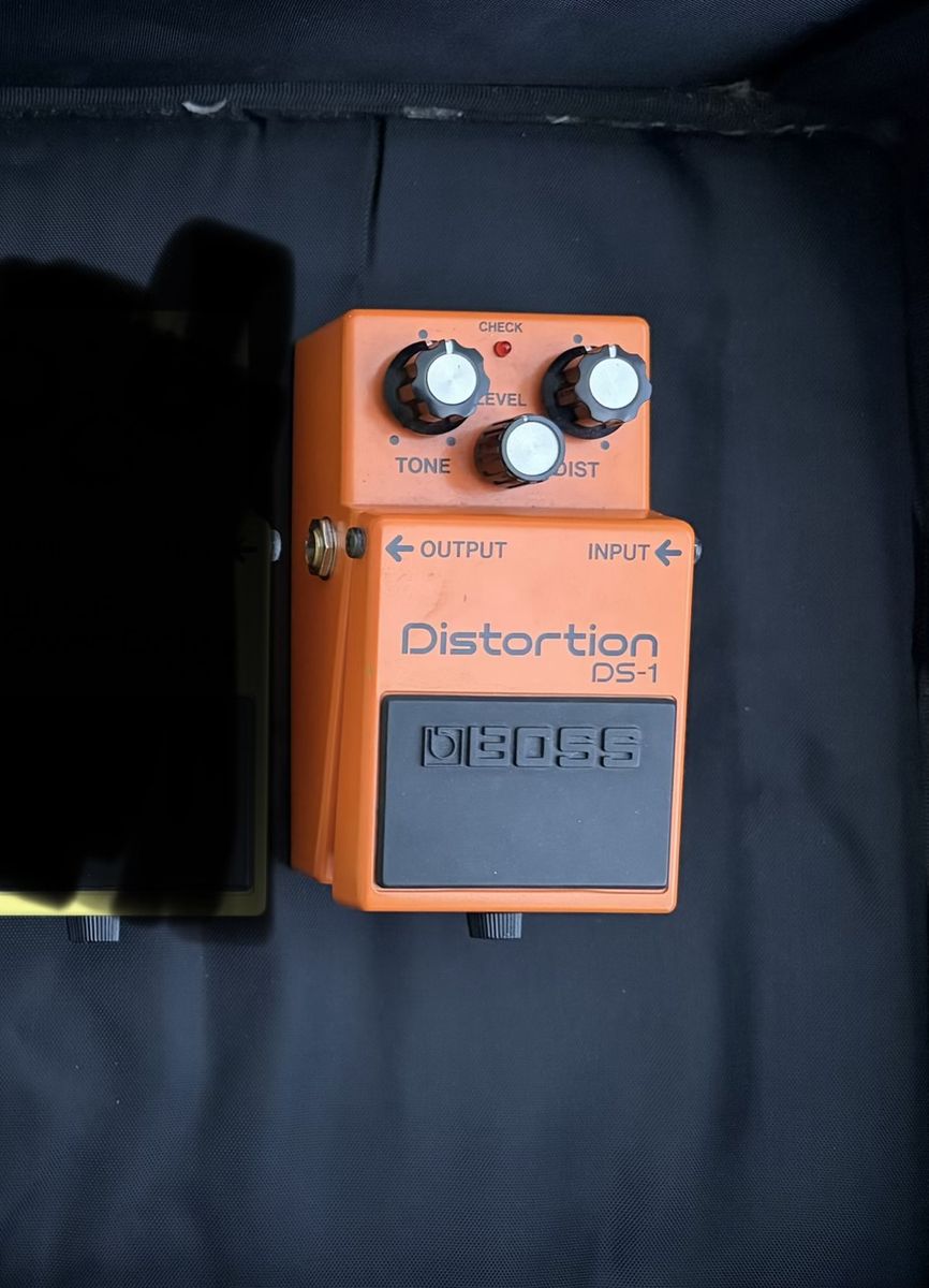 BOSS Distortion DS-1