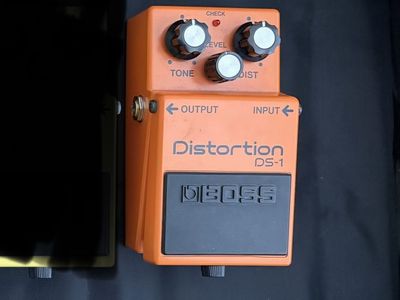 BOSS Distortion DS-1