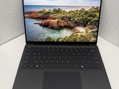 Microsoft Surface Laptop 7 (32GB RAM 1TB HD)