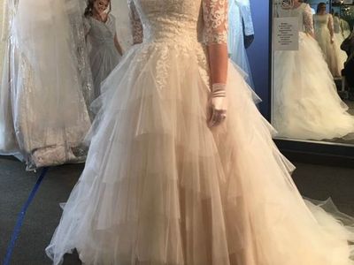 Modest Mon Cheri Champagne Wedding Gown - Size 14 - Lace Bodice, Tulle Skirt, 3/4 Sleeves