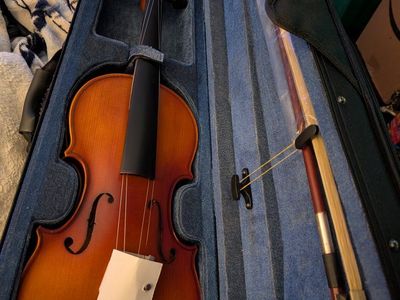 Brand New Violin Set – Never Used – Case, Bow & Rosin Included