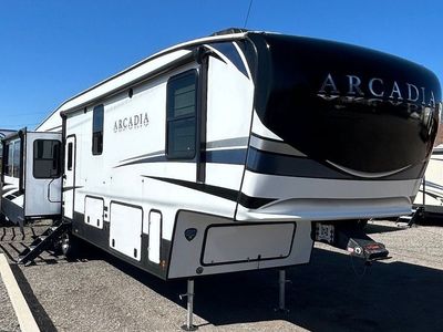 2023 Keystone Arcadia, 39 Ft bunkhouse, sleeps 8, Four Seasons Package, 4 slides, CLEAN TITLE, W/D hookups, solar panel