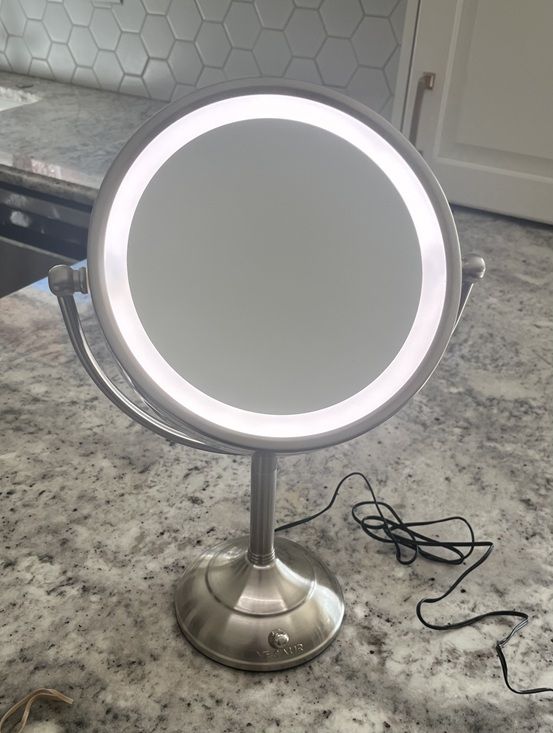 Vesaur Lighted Makeup Mirror