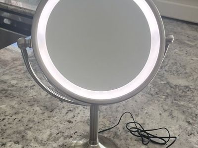 Vesaur Lighted Makeup Mirror