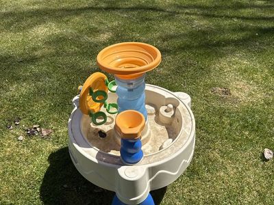 Little Tikes splash Table