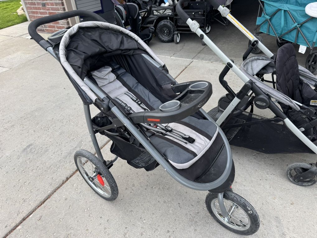 Make an Offer  GRACO STROLLER (2)