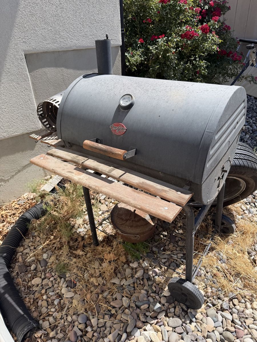 Charcoal grill