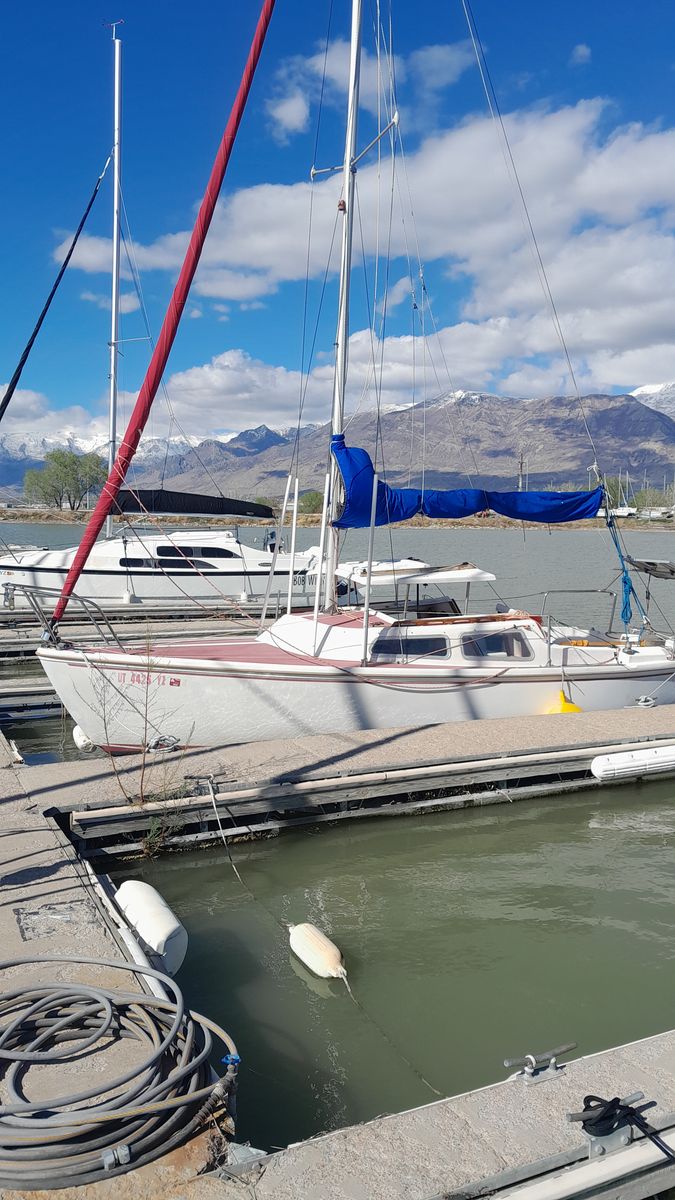 Sailboat Catalina 22 Swing Keel 1976 W/ pop top