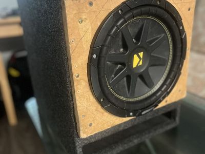 Kicker Comp C 10” subwoofer in ported box