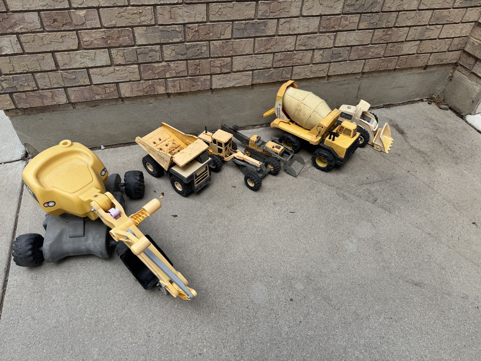Tonka trucks and diggers lot