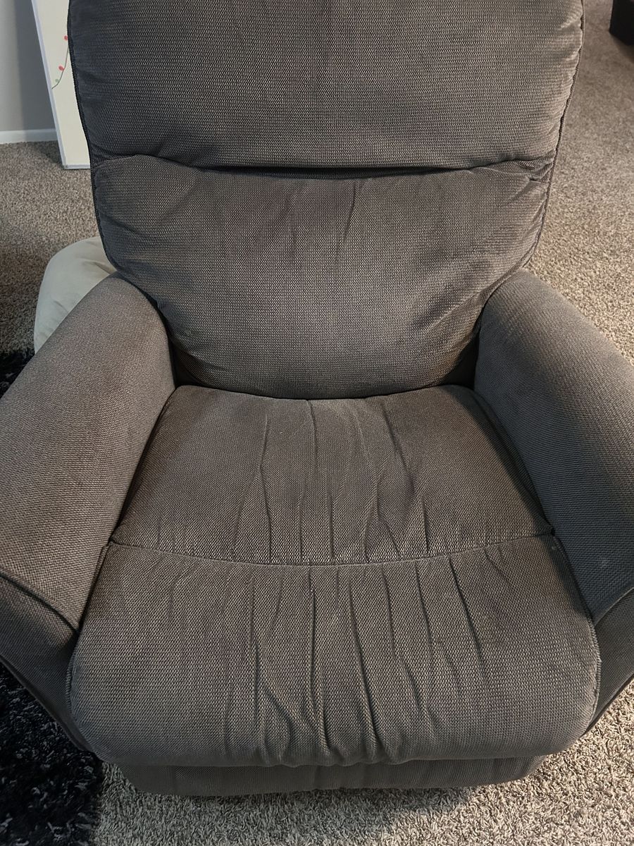 La-Z-Boy Recliner - Gently Used