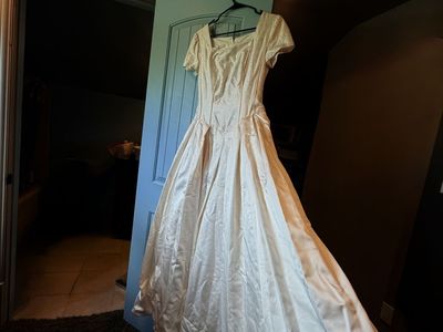 Modest Vintage 1999 Wedding Dress