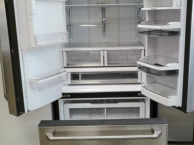 Stainless Steel 28 cf French Door~Water and Ice~90 Day Guarantee