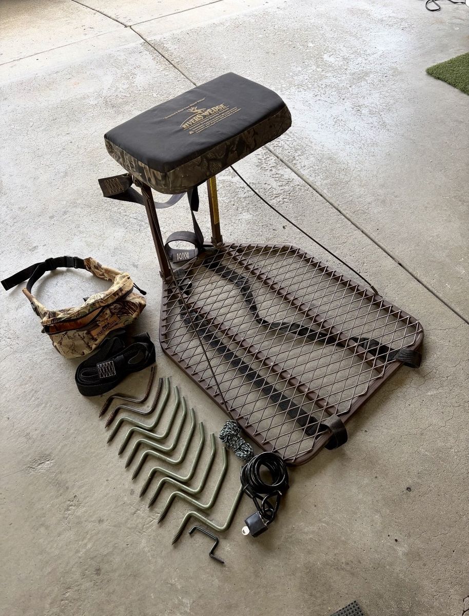 River’s Edge Tree Stand Hunting Setup