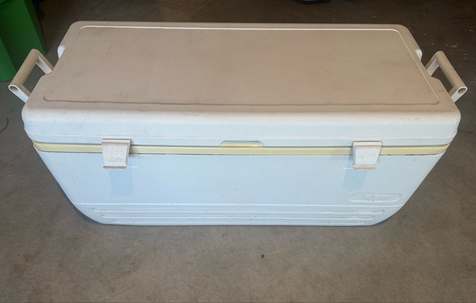 120 Quart Igloo Jumbo Cooler