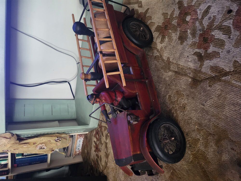 Antique Firetruck * Excellent Condition