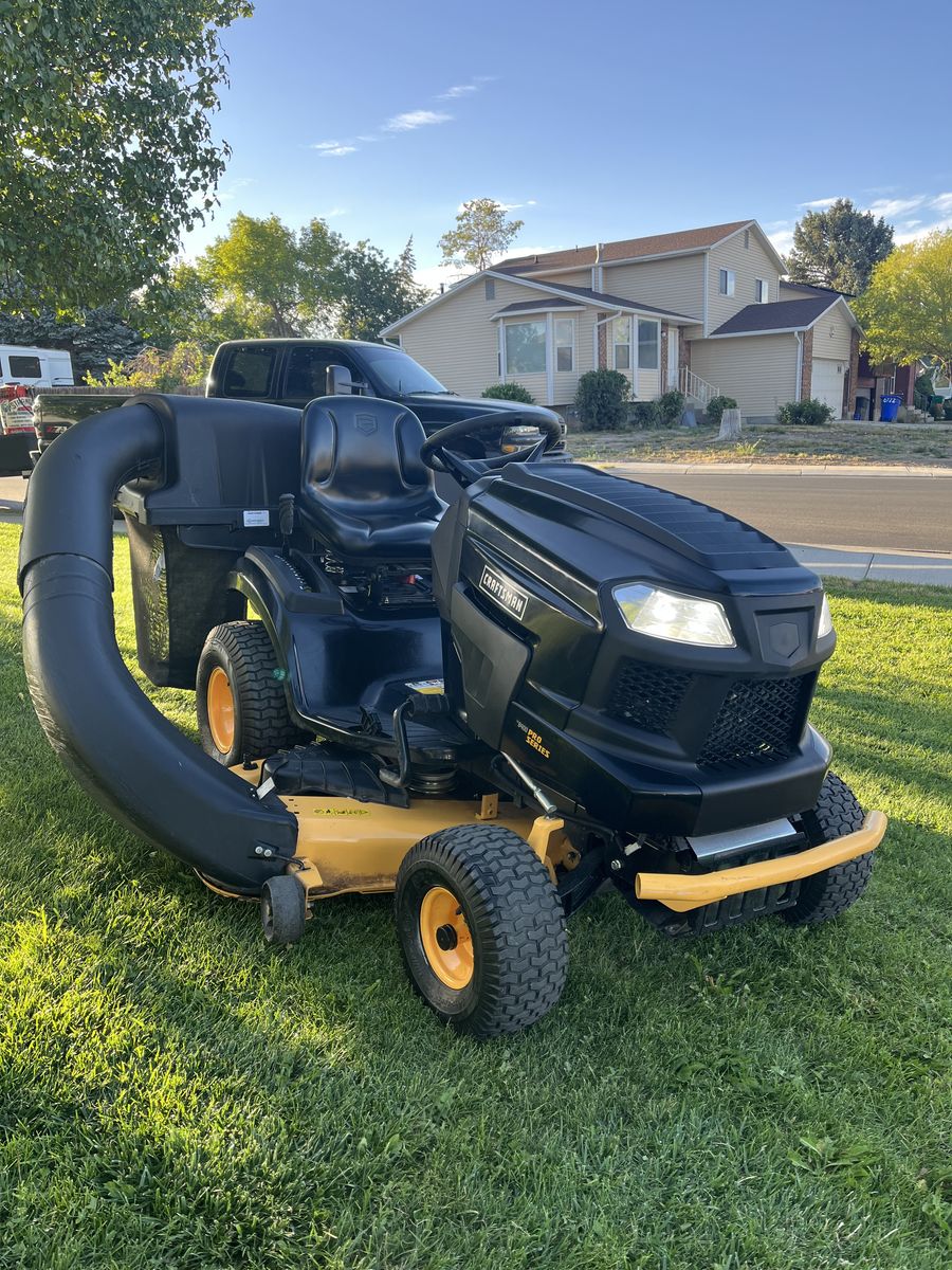 Craftsman T8400 Riding Lawn Tractor