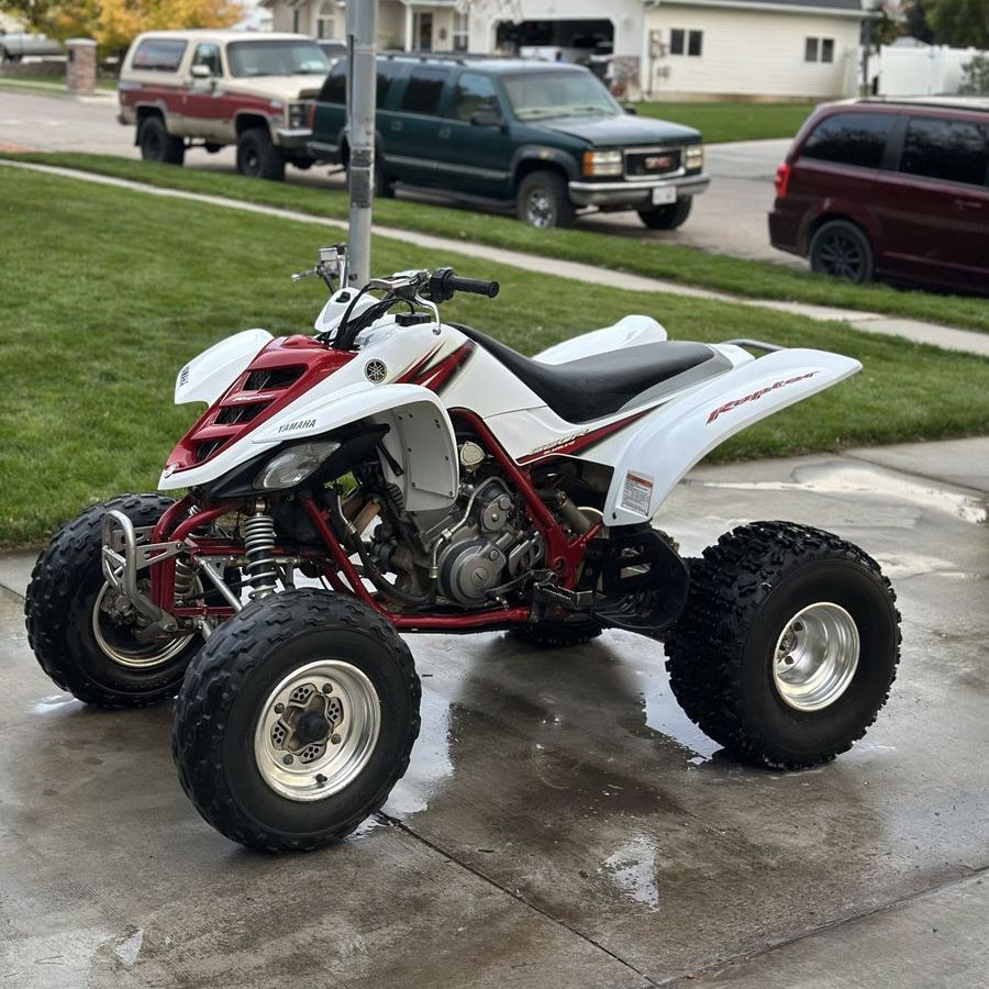 Yamaha Raptor 660