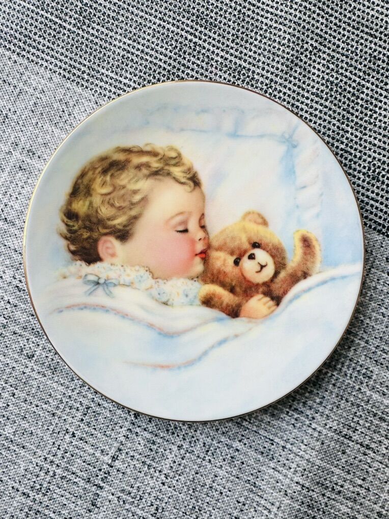 Roseanne Kaloustian 1992 Keepsake Baby Plate