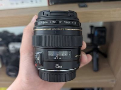 Canon 6d mark ii, 35mm, 85mm , charger , all works great,no issues.