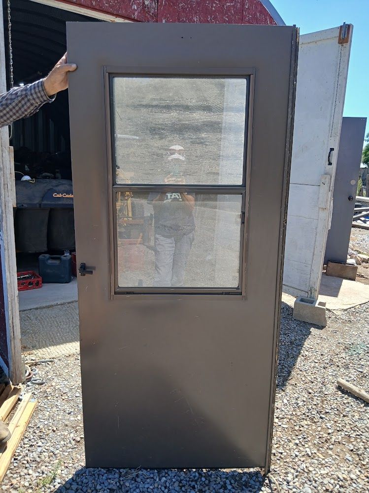 Storm Door with screen