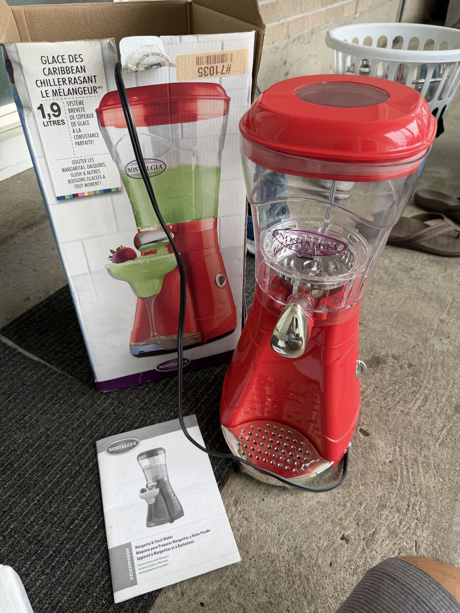 Nostalgia Margarita & Slush Maker Red 1.9 Liters with Box and Manual
