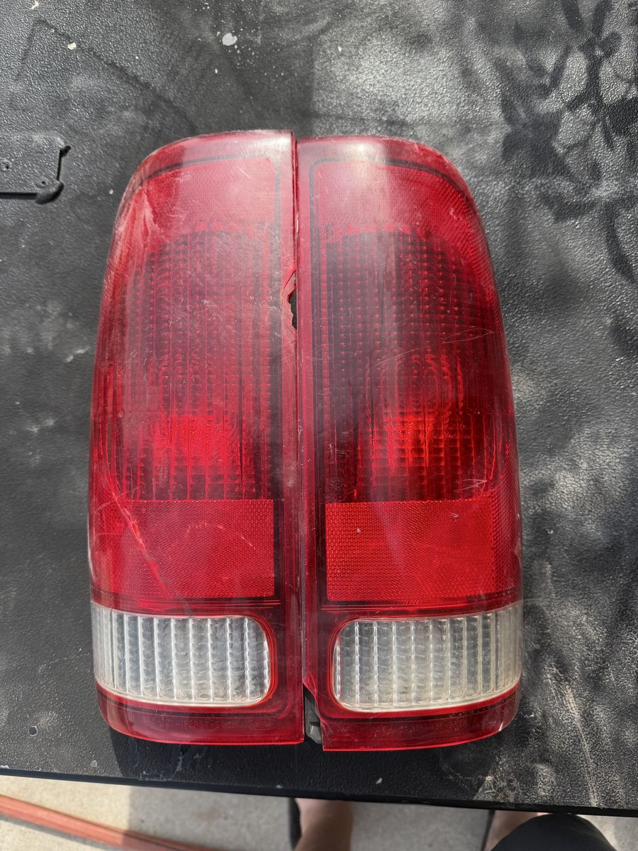 2000 F350 taillights 