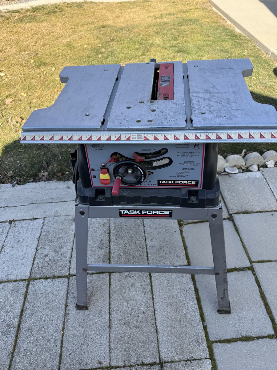 Task Force 10 Inch Table Saw Model BT2500W with Stand and Operator Manual