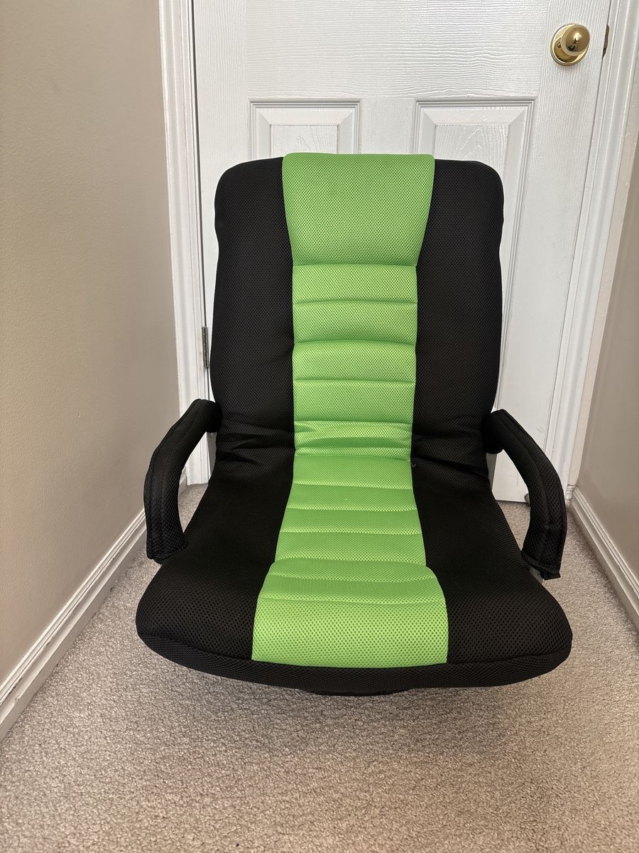 Gaming Floor Chair w/ 360-Degree Swivel, Armrest, Adjustable Backrest- Black/Green
