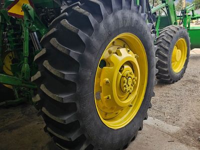 John Deere 7400
