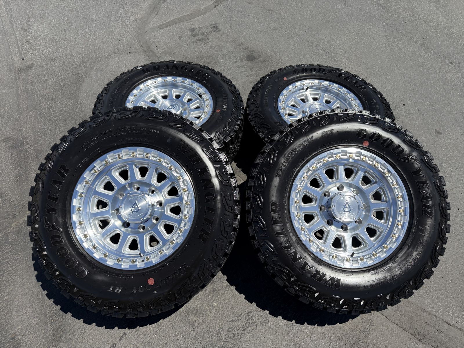 New LT285/70r17 Goodyear Duratrac RT Silver Arena Enduro 8x6.5 Dodge Ram 2500 3500 Cummins Chevy Silverado 2500 3500 Duramax 8