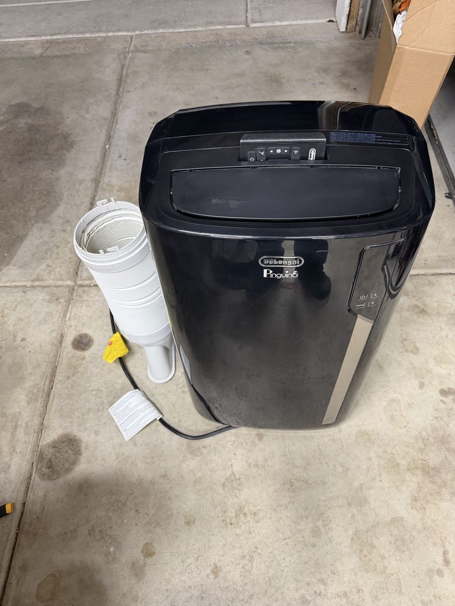 DeLonghi 700 SQ FT Portable Cool & Heat