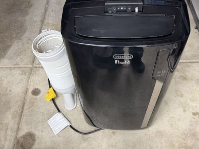 DeLonghi 700 SQ FT Portable Cool & Heat