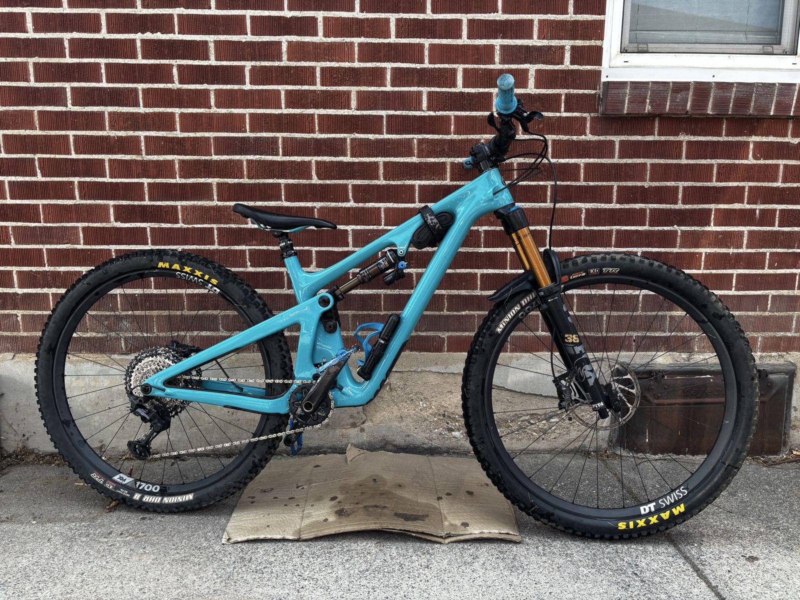 2023 Yeti SB130 TURQ Carbon – Medium – Fox Factory / Shimano XT / DT Swiss
