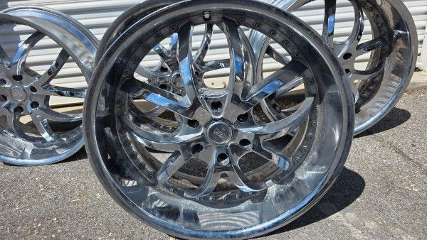 22" Bigg Wheels - Chrome 6-Lug (Fits Ford F-150 / Expedition)