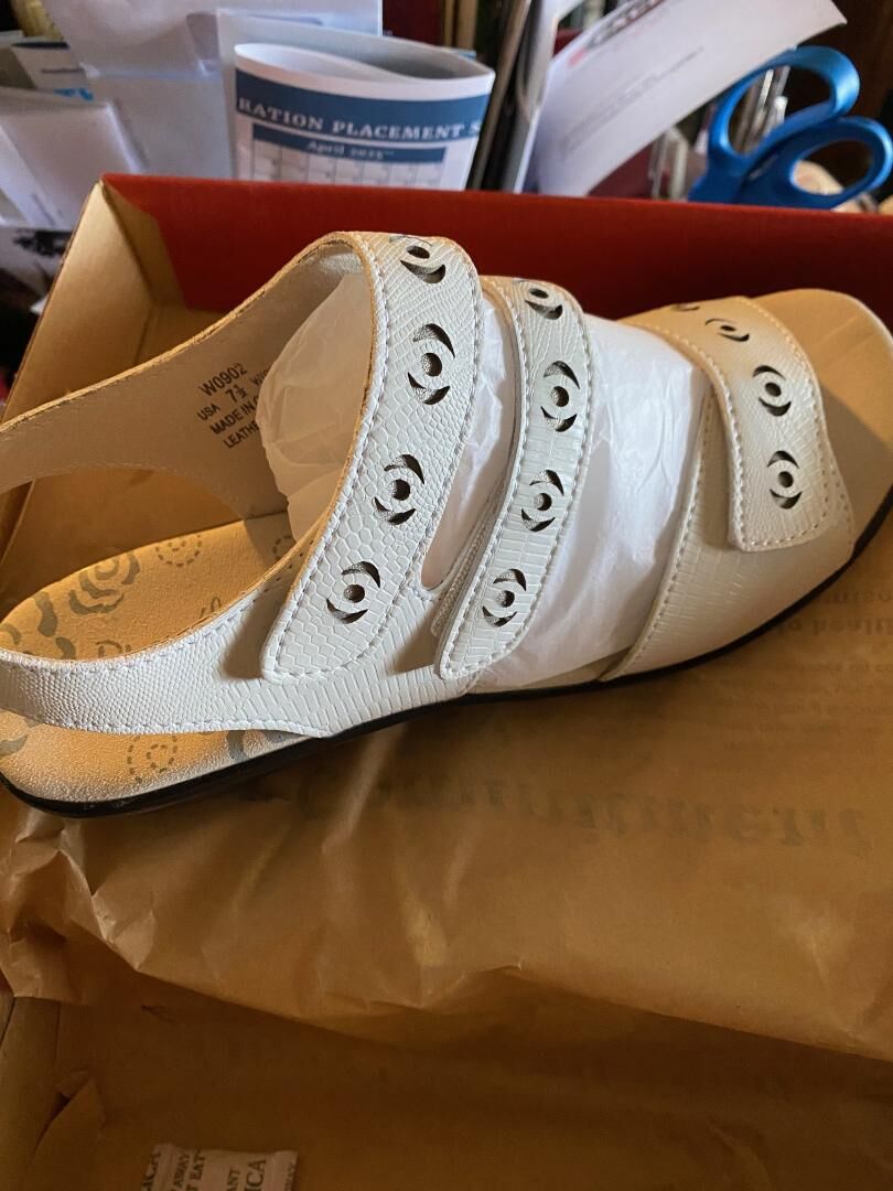 propet sandals womens 71/2