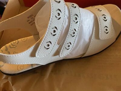 propet sandals womens 71/2